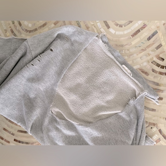 Distressed grey sweater - Picture 6 of 8